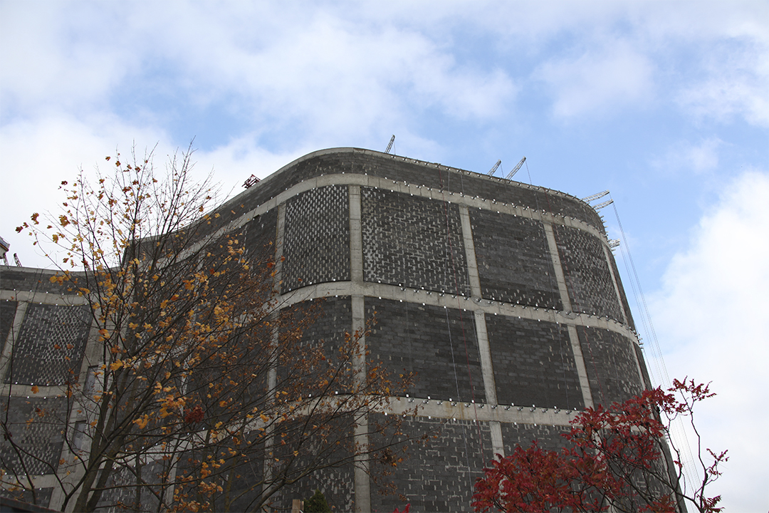 Тарельчатые дюбели ЕКТ фиксируют теплоизоляцию на фасаде нового здания исторического музея